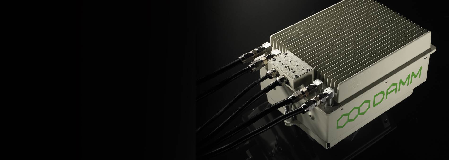 Product photo of the BS421 DAMM TETRA base station outdoor